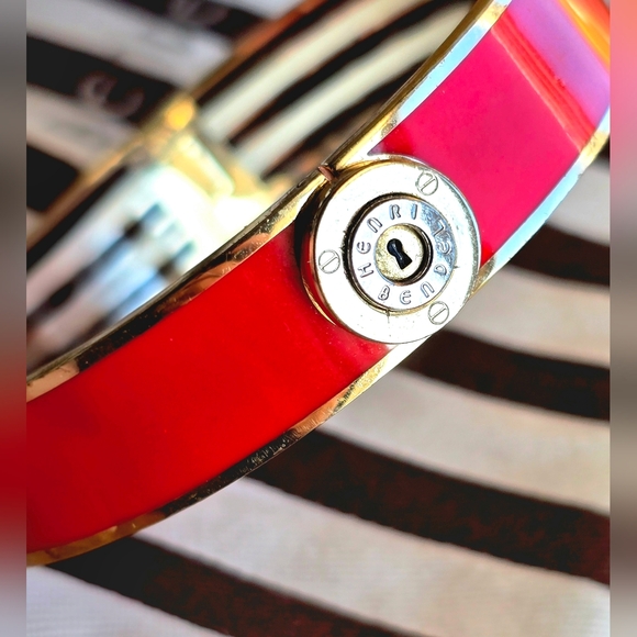 Henri Bendel Milliner Red And Gold Hinged Bangle Bracelet